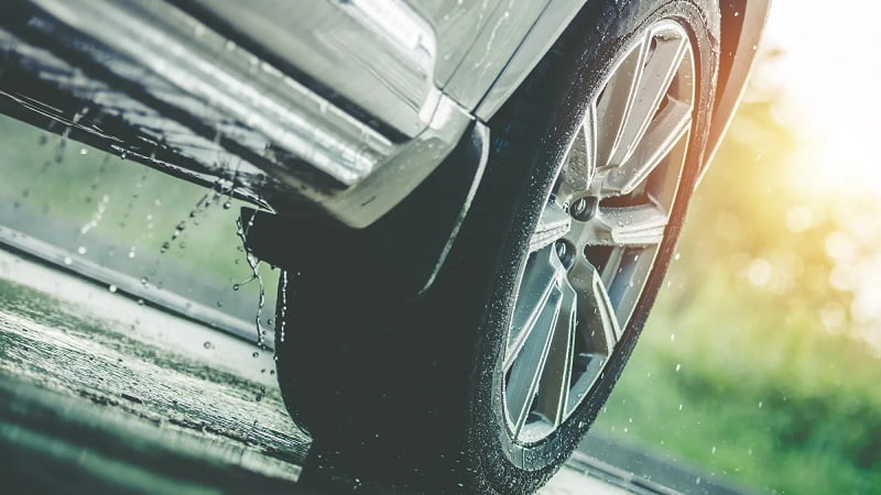 Lastik-dei_iminde-karma-lastikler-tavsiye-edilmez